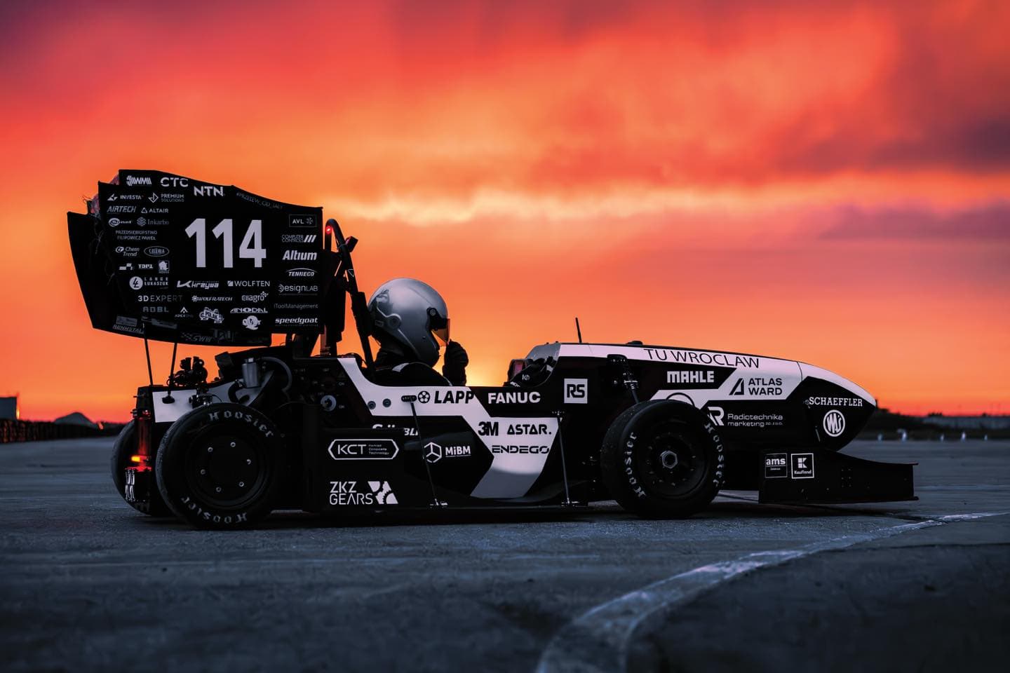 RT14e during tests at the Krzywa track